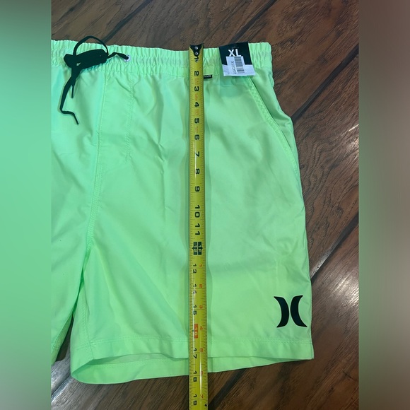 Hurley Volleyball Swim Trunks men’s XL neon yellow green 38 waist pockets NWT - Picture 7 of 11